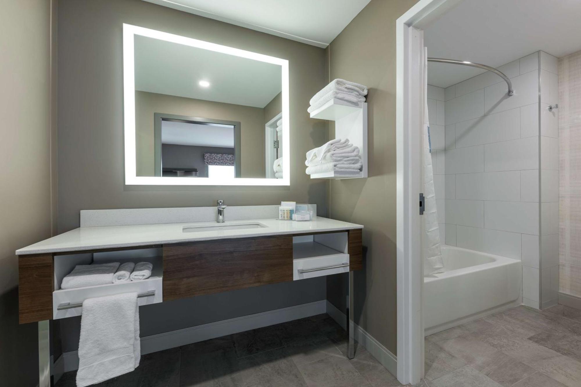 Hampton Inn & Suites Шарлоттаун Экстерьер фото